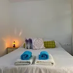 펜션 A Modern With Big Garden Trápeza