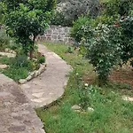 Nyaraló A Modern With Big Garden *