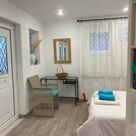 A Modern With Big Garden *