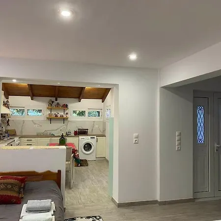 A Modern With Big Garden Vakantiehuis