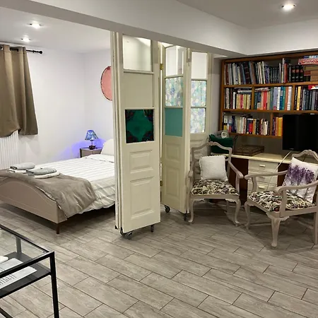 度假居 A Modern With Big Garden