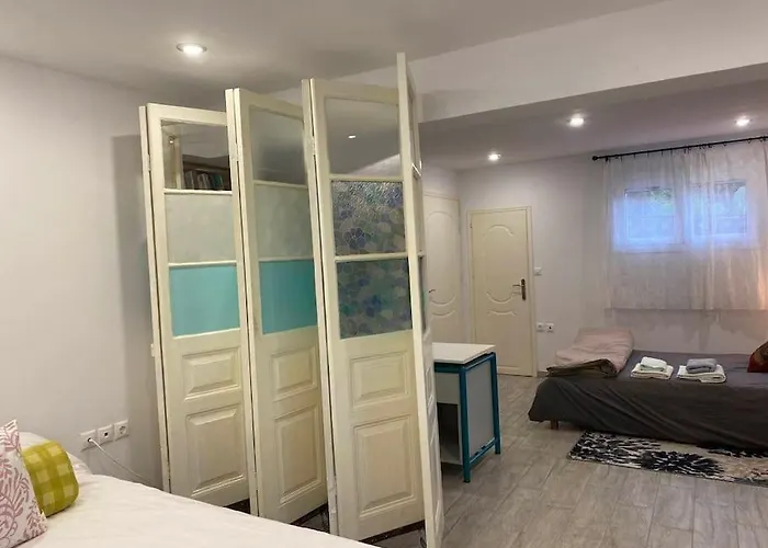 Σπίτι διακοπών A Modern With Big Garden *