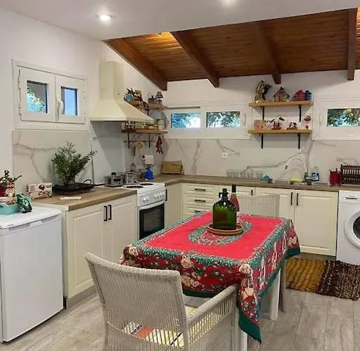 펜션 A Modern With Big Garden