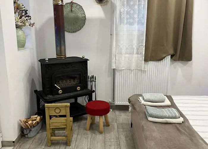 A Modern With Big Garden * Trápeza